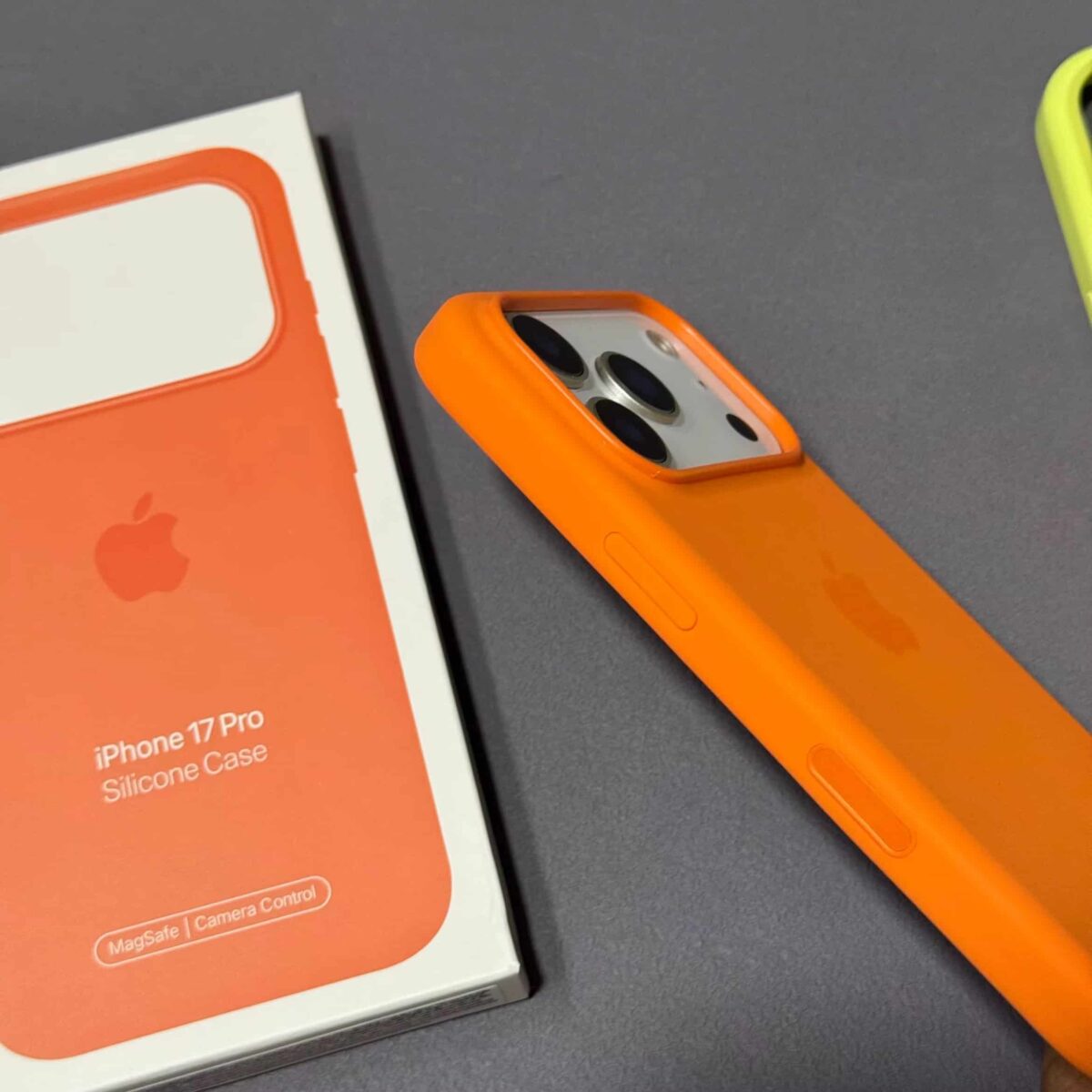 ⁦غلاف iPhone 17 pro max | silicone⁩ - الصورة ⁦4⁩