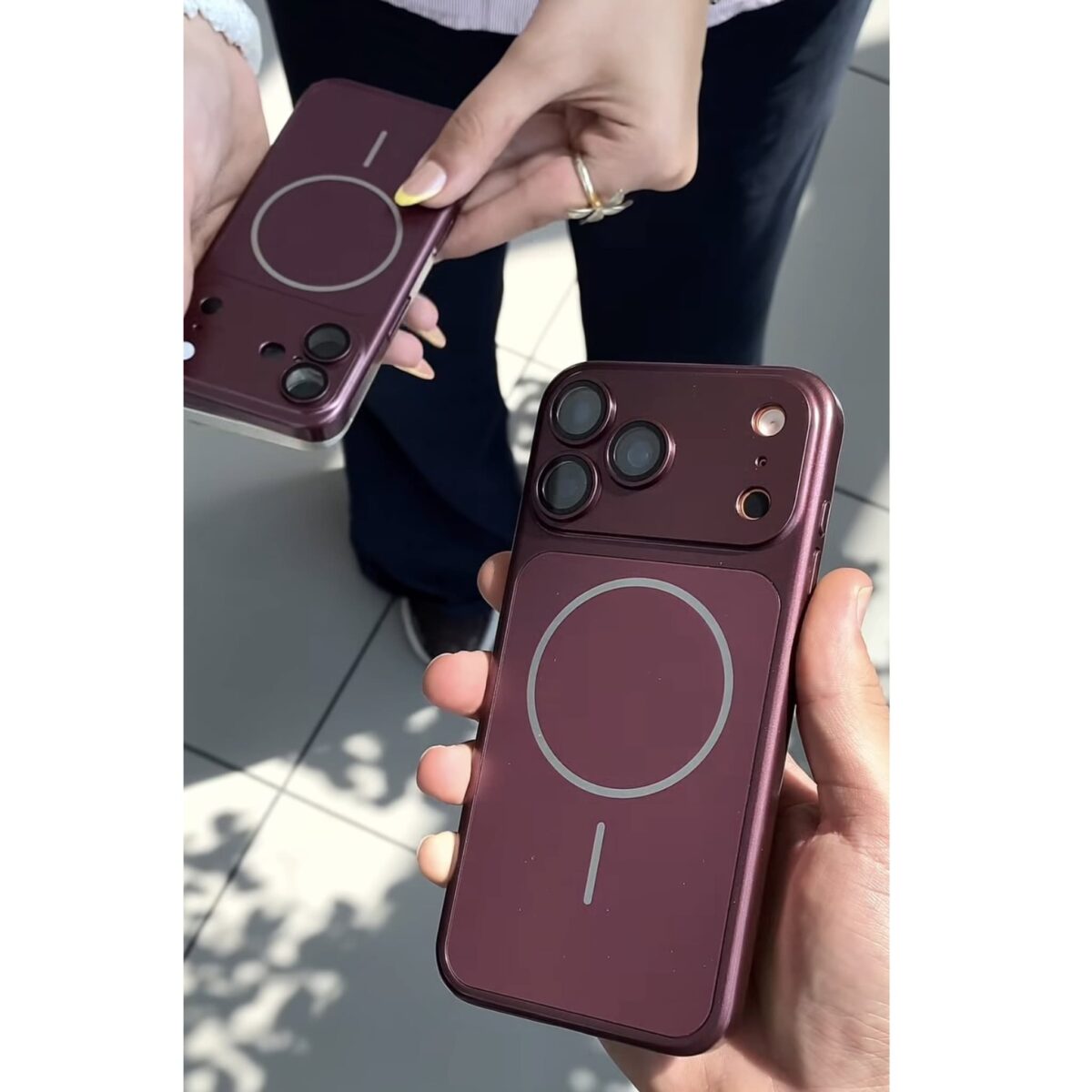 ⁦غلاف التحويلة (البرغندي) 🍁 iPhone⁩ - الصورة ⁦3⁩